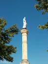 Statue De La Madonne