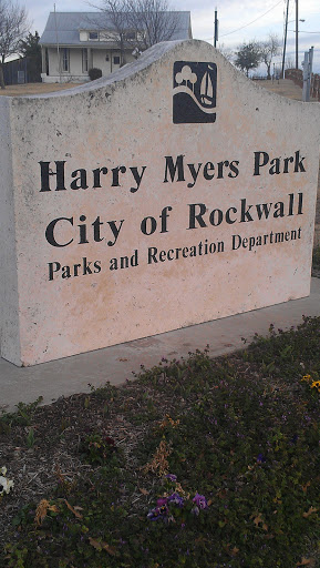 Harry Myers Park West Sign
