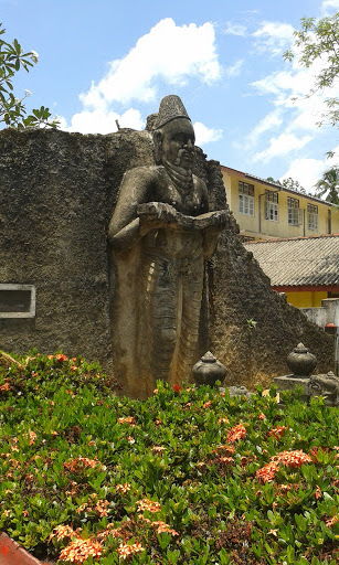 King Parakumba Statue Dedigama
