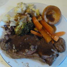 Pan Fried Beef, Mash Potatoes and Vegetables