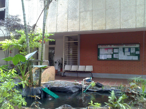 Escuela De Ingeniería Mecánica