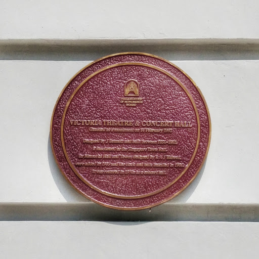 National Monument Plaque - Victoria Theatre And Concert Hall