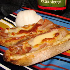 Grilled Bread With Ham and Mozzarella