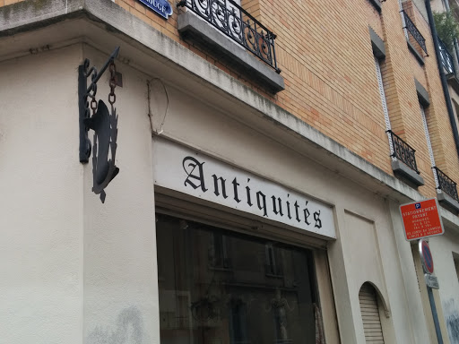 Antiquités Rue du Carrouge