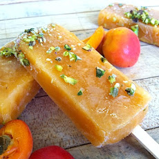 Roasted Apricot-Vanilla Paletas