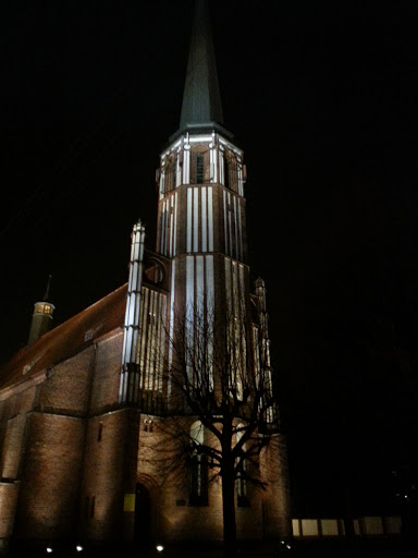 Kościół p.w. Matki Bożej Królowej Korony Polskiej