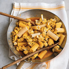 Rigatoni with Cauliflower, Saffron, and Raisins