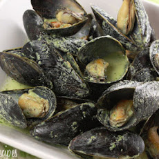 Mussels in Basil Cream Sauce
