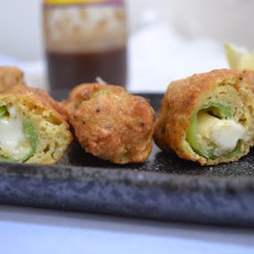 Stuffed chili pepper pakoras
