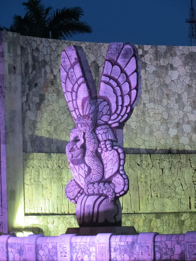 Sculpture on Paseo de Montejo
