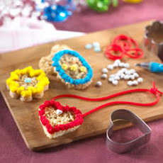 Lovely Locket Treats™