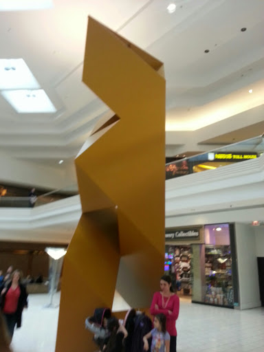 Woodfield JCPenney Statue