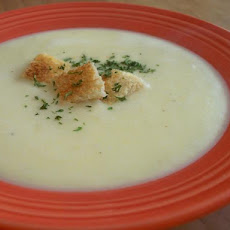 Creamy Cheesy Cauliflower Soup