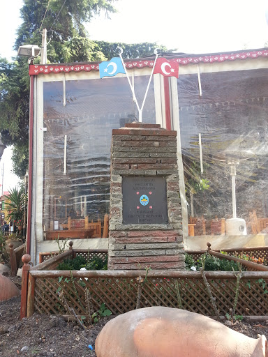 Doğu Türkistan Şehitleri Anıtı