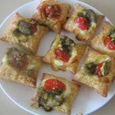 Super Easy Appetizer - Tomato and Pesto Crostini