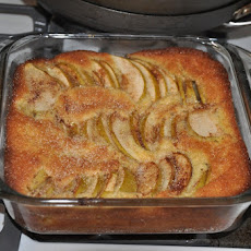 Delicious & Easy Apple Cake