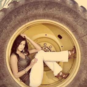 Amanda by Cesar Palima - People School & Senior