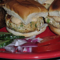 Bombay Sliders With Garlic Curry Sauce