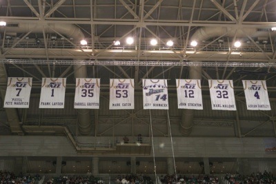 [400px-Retired_numbers[2].jpg]