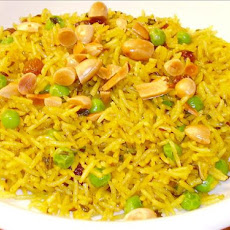 Pilaf With Peas and Raisins