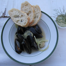 Mussels Steamed in Pernod, Cooled in a Fennel Aïoli Dip