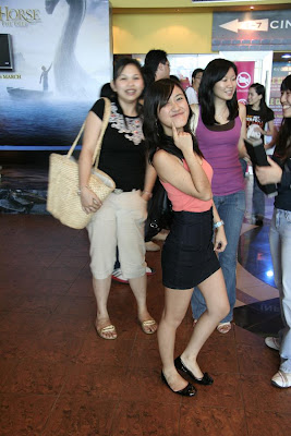 My cute lil petite <a href='http://www.xanga.com/aNgeLic_keLz' rel='external ' title=''>Kel Li</a>.