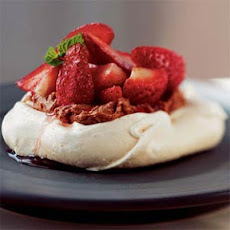 Meringues with Fresh Strawberries and Chocolate Mascarpone
