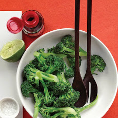 Steamed Broccoli With Lime Dressing