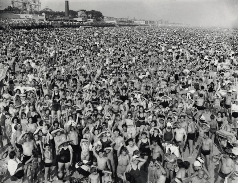 Amber, Amber Online DC Weegee, AmberOnlineDCWeegee74082.jpg, beach, bikini, DC, old photo, Online, people, sea, teen, Weegee