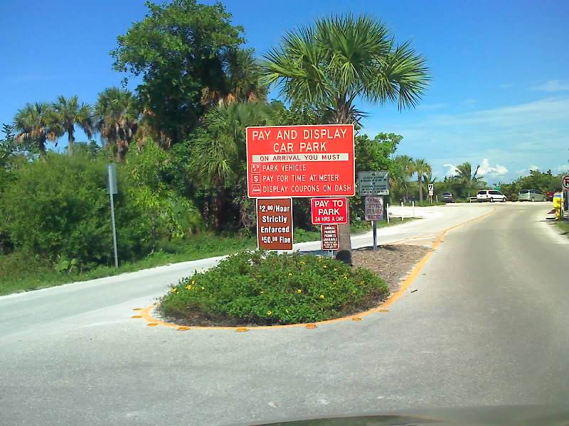 Parking at the Sanibel Lighthouse Beach