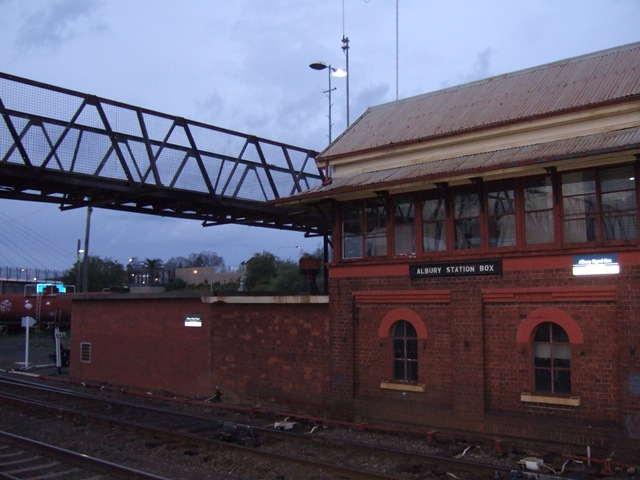 [2008_0805melbourne0072[2].jpg]