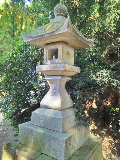 石灯籠（鈴賀神社）