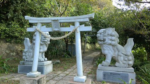 日御碕神社 鳥居と狛犬
