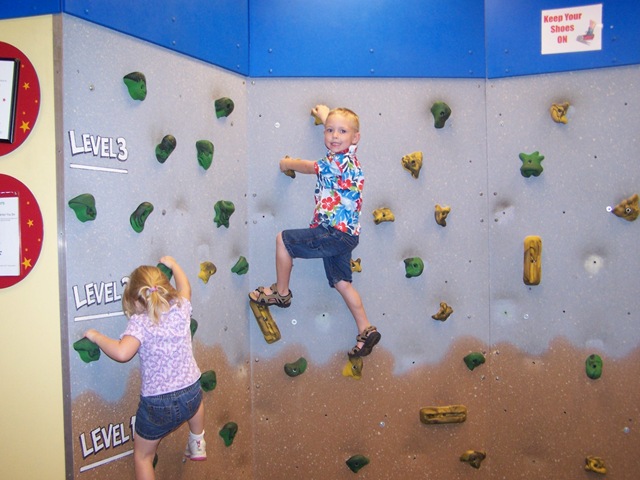 [braedenrockclimb[6].jpg]