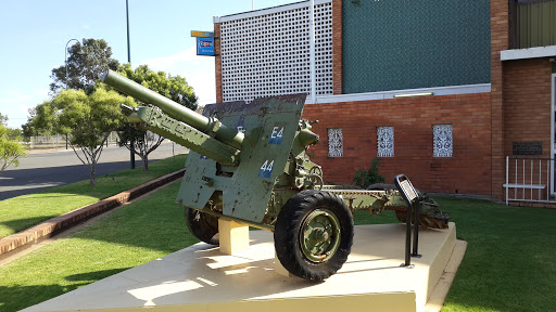 The 25-Pounder Gun-Howitzer