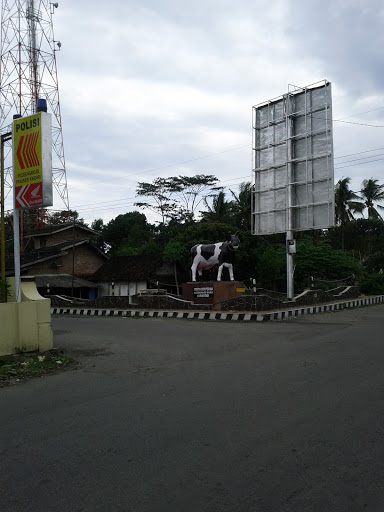 Sapi Perah Statue