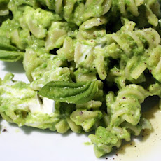 French in a Flash: Pasta with Sweet Pea Pistou and Chèvre
