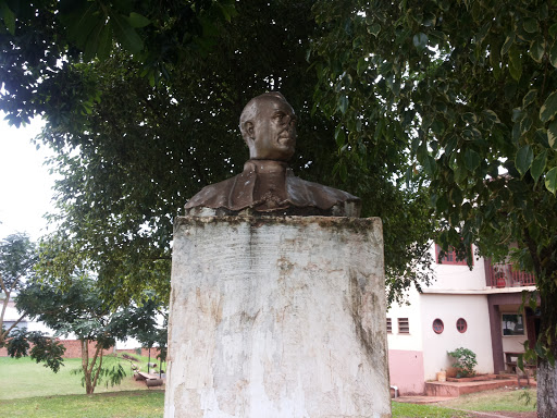 Estatua Mons. Juan Bautista Scalabrini