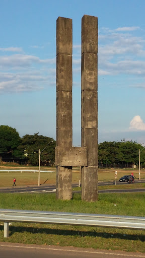 Obelisco H