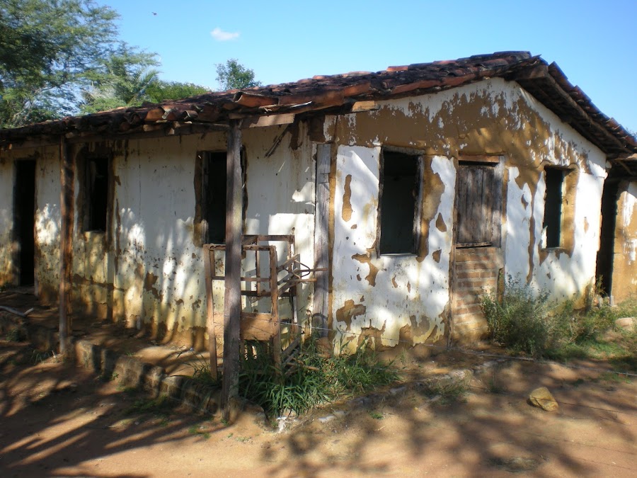 Velha casa (old house) by Anderson Soares - Travel Places