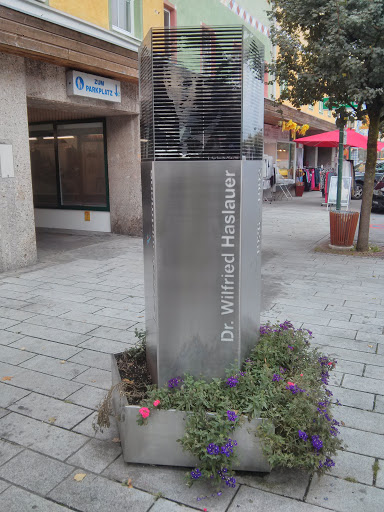 Dr. Wilfried Haslauer Denkmal 