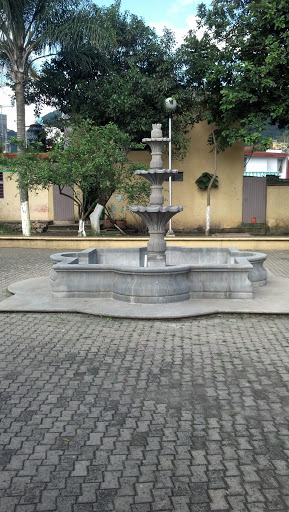 Fuente Plaza