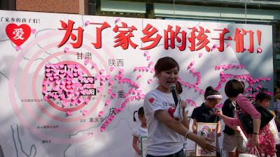 http://lh4.ggpht.com/DigitaLuxury/SEFnH41vQfI/AAAAAAAAAlc/X4V8kkPupkE/s400/L1000344.JPG
