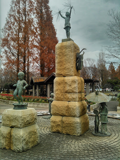 元淵江公園のブロンズ像