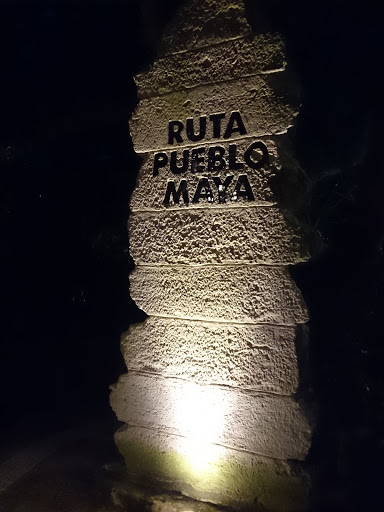Pilar Pueblo Maya