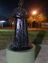 Estatua Monseñor Di'stefano