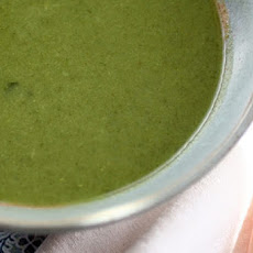 Detox Green Soup Recipe with Broccoli, Spinach and Ginger
