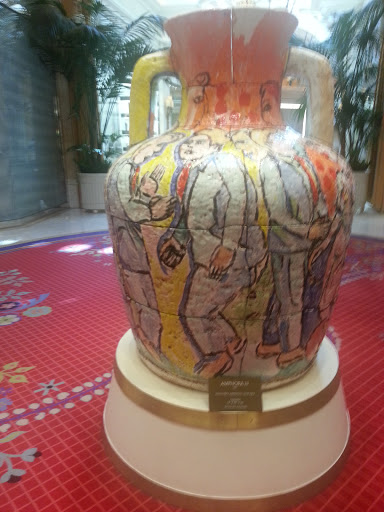 Amphora III