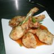 Prosecco-Batter-Fried Frog Legs with Tangy Sweet Garlic-Chili Sauce