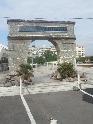 Karabağlar Belediyesi Taş Kapı